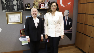 Tekirdağ’ın Ergene ilçesinde Cem Vakfı tarafından düzenlenen Aşure etkinliği, siyasetin