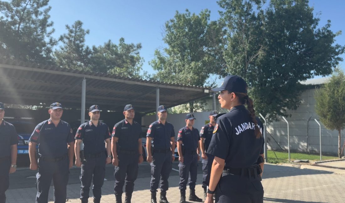 Tekirdağ’ın İlk Kadın İlçe Jandarma Komutanı Tekirdağ’ın Muratlı ilçesinde İlçe Jandarma Komutanı olarak göreve başlayan Teğmen