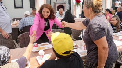 Tekirdağ’ın Ergene ilçesinde Cem Vakfı tarafından düzenlenen aşure etkinliği, vatandaşların