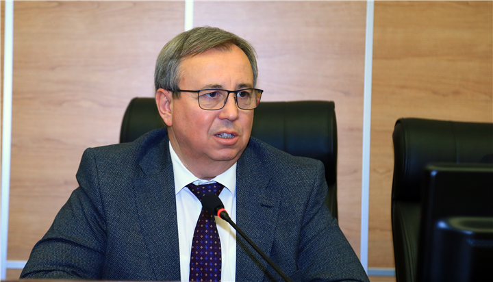 Şehir Hastanesi’ne Yeni Başhekim Tekirdağ İsmail Fehmi Cumalıoğlu Şehir Hastanesi’nde başhekim değişikliği yaşanıyor. Hastanenin