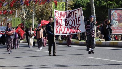 29 Ekim Cumhuriyet Bayramı törenleri,  Tekirdağ Valisi Recep Soytürk'ün, makamında
