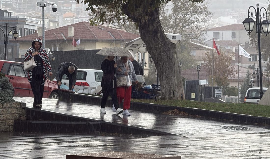 Meteoroloji Genel Müdürlüğü’nün yaptığı yağış uyarılarının ardından Tekirdağ’da sağanak yağış