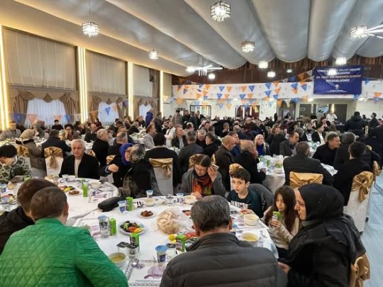 AK Parti Süleymanpaşa İlçe Başkanlığı tarafından düzenlenen “Vefa İftarı”, yoğun