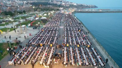 Süleymanpaşa Belediyesi tarafından Kadir Gecesi dolayısıyla düzenlenen “Halk Sofrası Kadir
