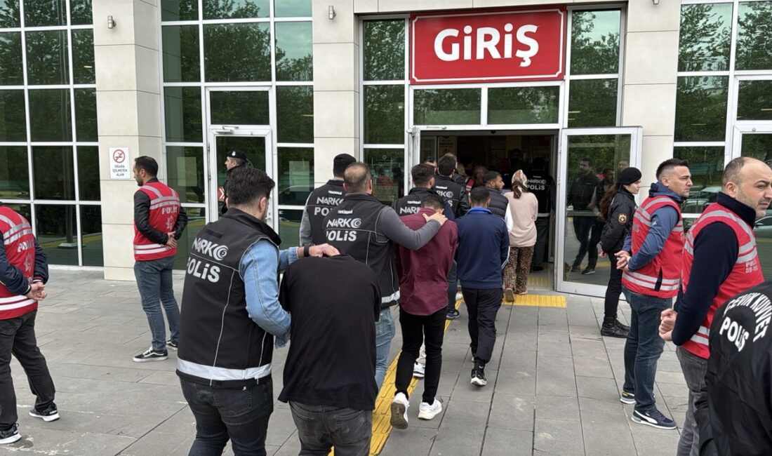 Tekirdağ İl Emniyet Müdürlüğü ekipleri düzenledikleri uyuşturucu operasyonunda 20 şüpheliyi