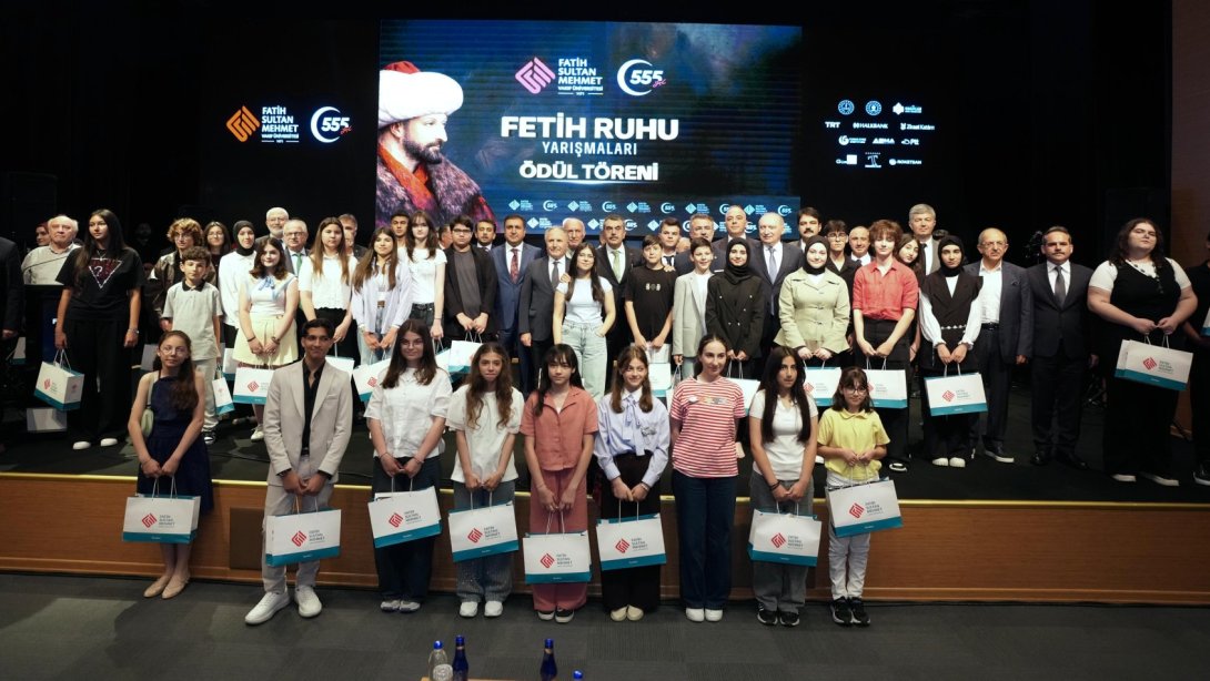 12Güncelleme : 20.06.2026 13:07Yayın : 20.06.2026 13:03 Bakan Tekin, ödül