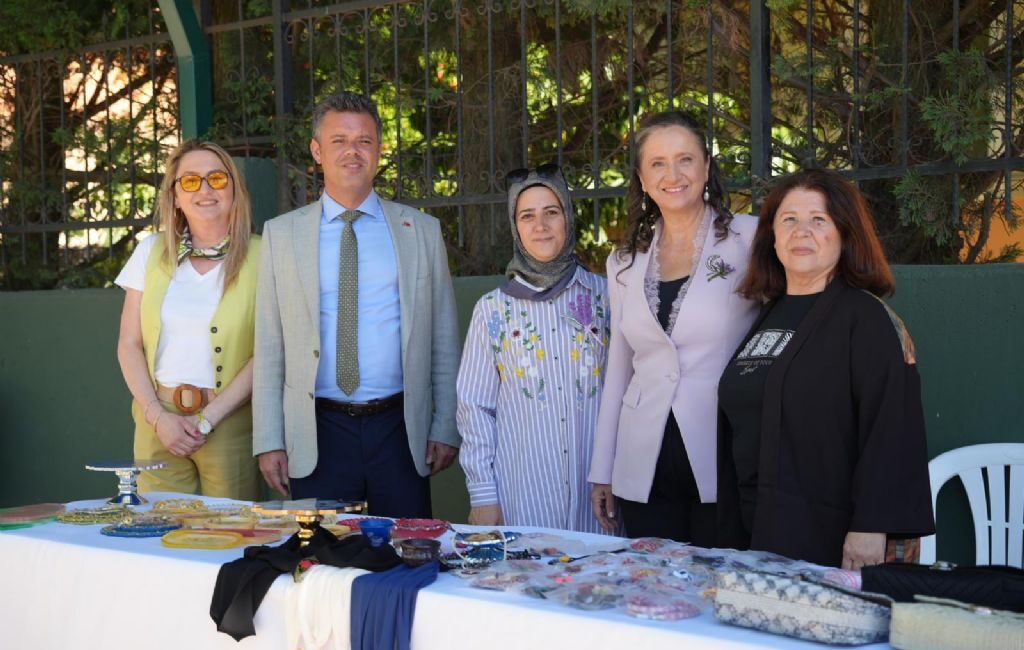 Çorlu Belediyesi bünyesinde faaliyet gösteren Lavanta Kadın Eğitim Merkezi, anlamlı