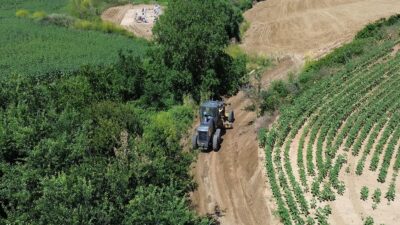 Tekirdağ Büyükşehir Belediyesi, yaklaşan hasat dönemi öncesinde üreticilerin tarlalarına daha