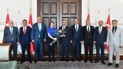 Ceza infaz kurumları ile denetimli serbestlik birimlerinde, görevlerini insan onurunu