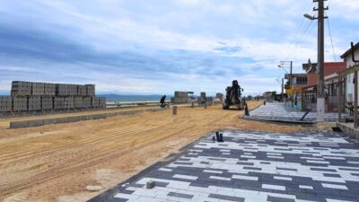 Tekirdağ Büyükşehir Belediyesi, sahillere değer katan çalışmalarına Şarköy Eriklice Sahili’ni