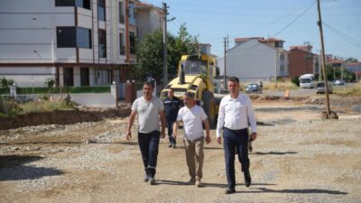 Çorlu Belediye Başkanı Ahmet Sarıkurt, Havuzlar Mahallesi Mehteran Caddesi’nde devam
