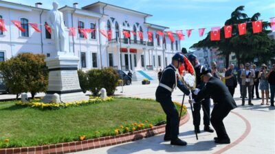 Jandarma Teşkilatının kuruluşunun 187’nci yıldönümü münasebetiyle Tekirdağ Valiliği önünde Çelenk