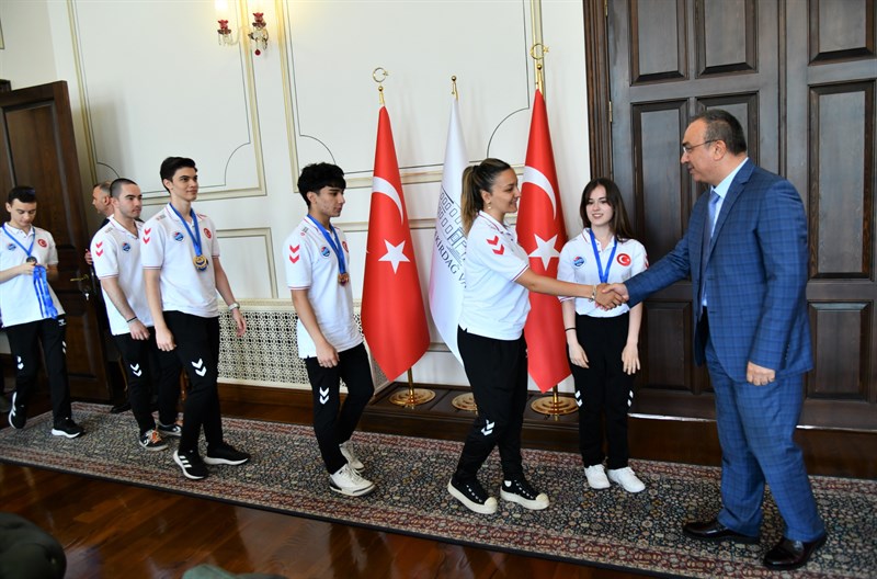 Sırbistan’ın Novi Sad şehrinde gerçekleştirilen Serbest Dalış Dünya Şampiyonası’nda Tekirdağ’dan