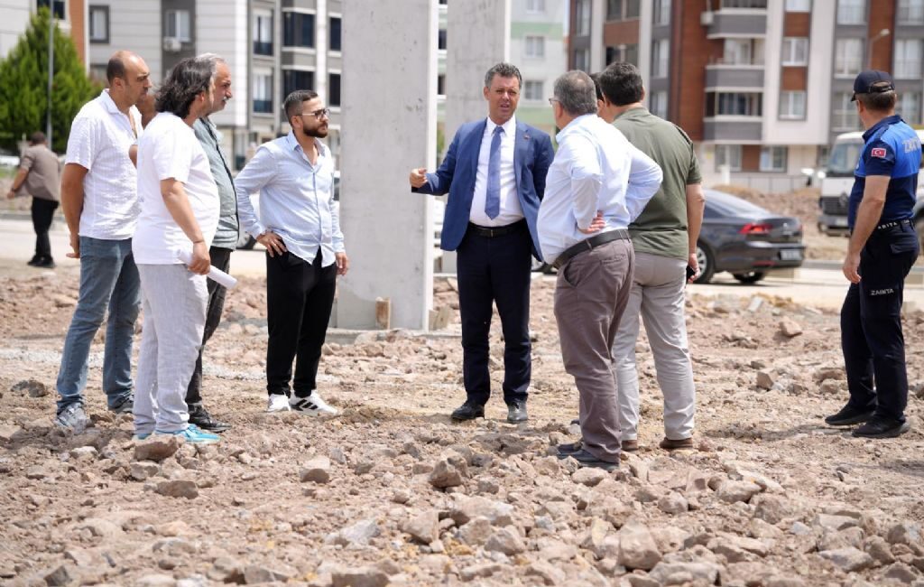 Çorlu Belediye Başkanı Ahmet Sarıkurt, Başkan Yardımcısı Adnan Kum ve