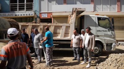 Çorlu Belediye Başkanı Ahmet Sarıkurt, kent genelinde sürdürülen altyapı ve