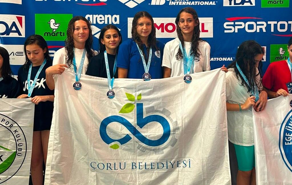 Çorlu Belediyesi Spor Kulübü (ÇBSK) yüzücüleri, Mersin’de düzenlenen Bölge Şampiyonası’nda