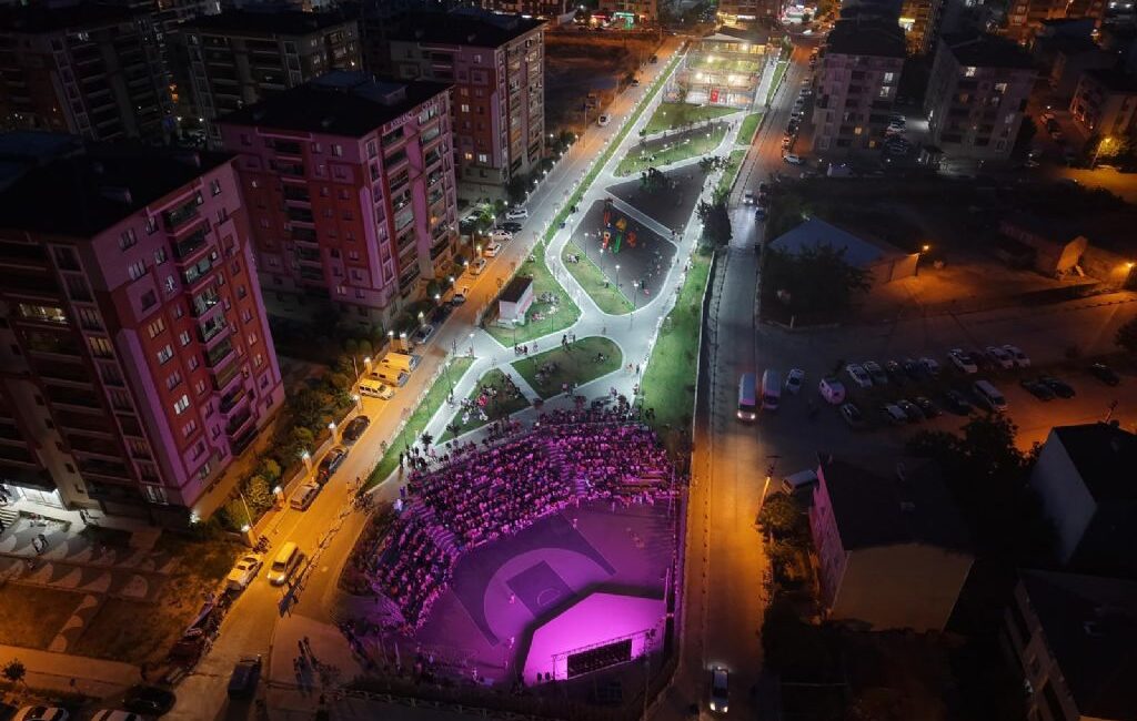 Çorlu Belediyesi, kültür ve sanat etkinlikleri kapsamında düzenlediği açık hava