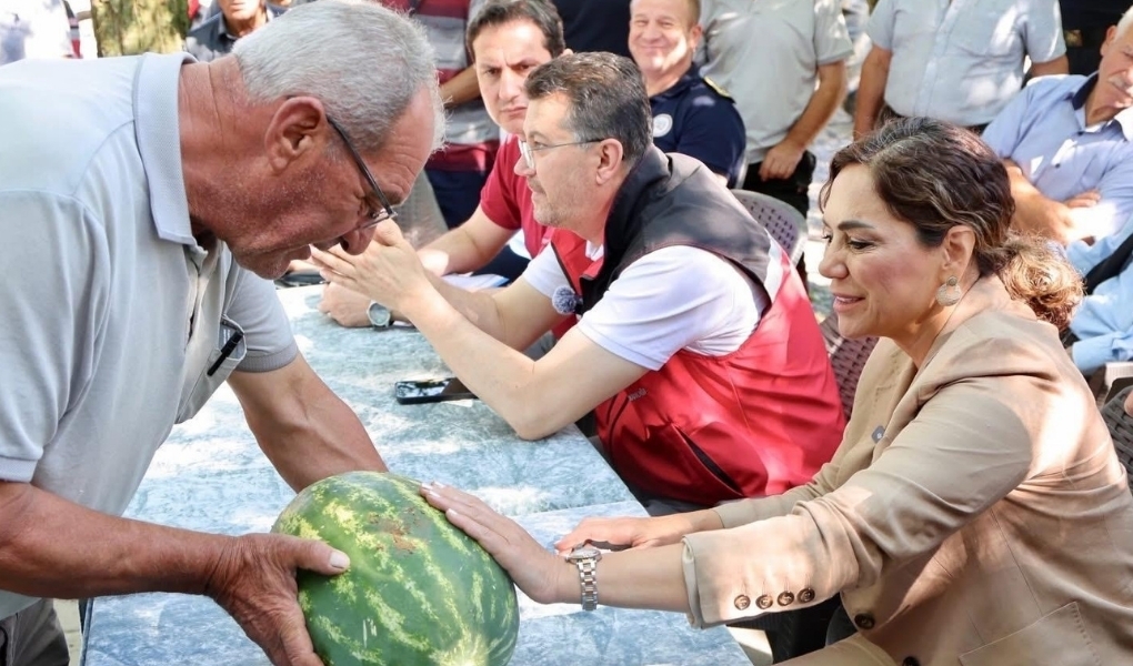 Tekirdağ’da etkili olan dolu yağışı sonrası ürünleri zarar gören üreticilerin