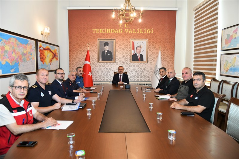 Tekirdağ valisi Sayın Recep Soytürk başkanlığında Şarköy Kaymakamı Aydın Erdoğan,