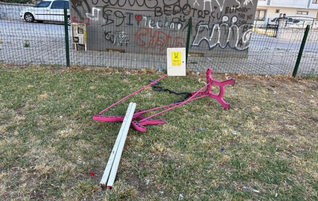 Çorlu’nun ortak yaşam alanlarından biri olan Adile Naşit Parkı’nda kimliği