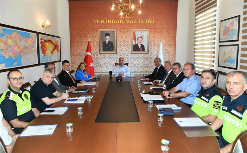 Ergene ilçemiz Velimeşe Mahallesi’nde bulunan TCDD hemzemin geçidi yaya ve