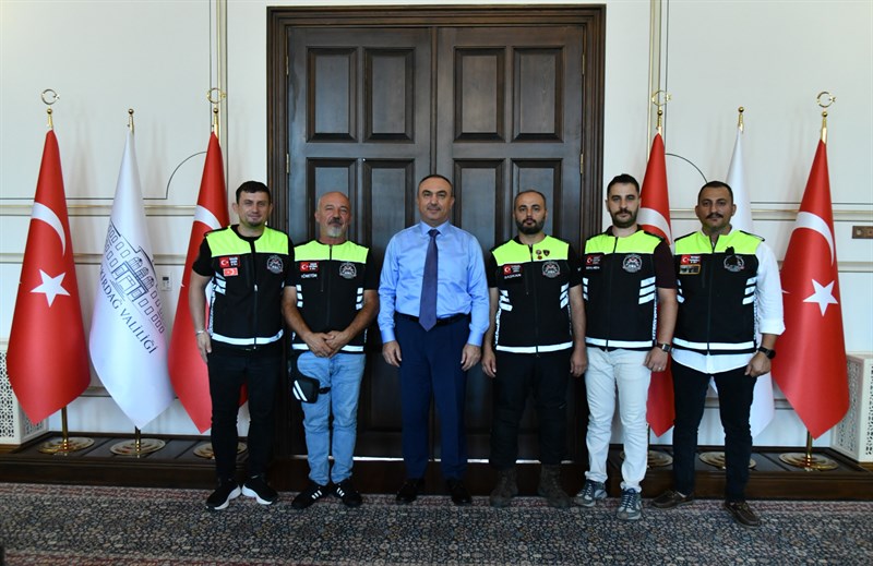 59 Rotasız Motosiklet Derneği Başkanı İsmail Yiğit ve dernek üyeleri,
