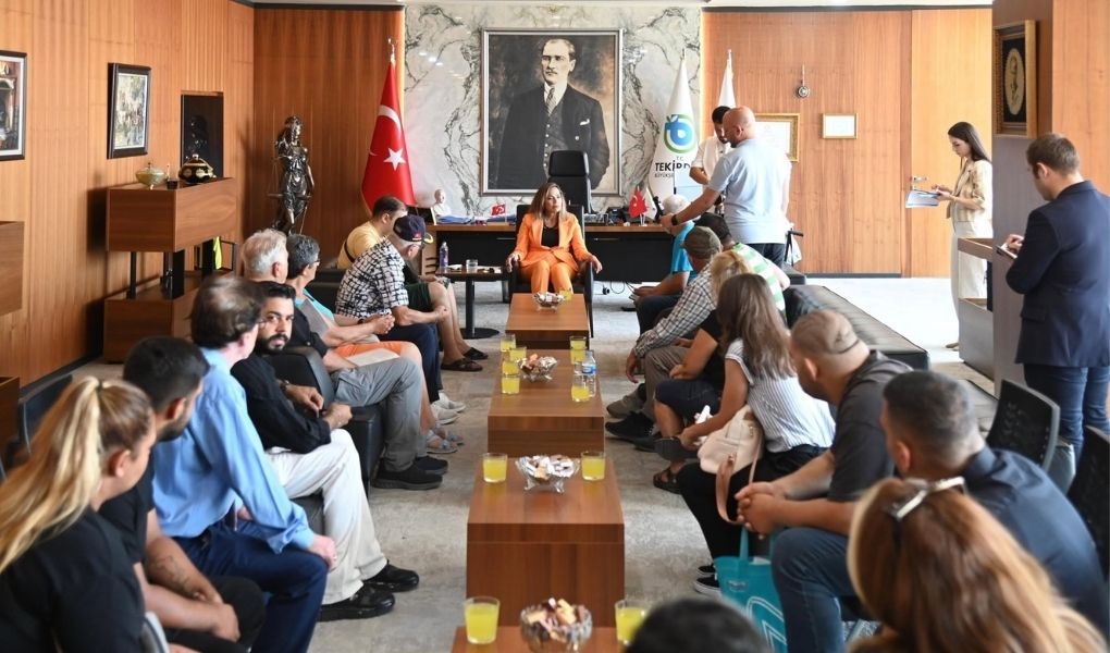 Tekirdağ Büyükşehir Belediye Başkanı Dr. Candan Yüceer, vatandaşlarla doğrudan iletişimi