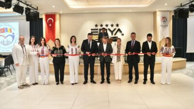 Romanya Göçmenleri Dostluk ve Dayanışma Derneği, coşkulu bir törenle kapılarını
