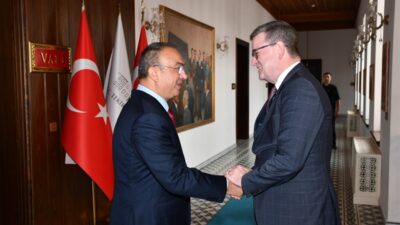 Amerika Birleşik Devletleri İstanbul Başkonsolosu Michael Lally ve beraberindeki heyet,