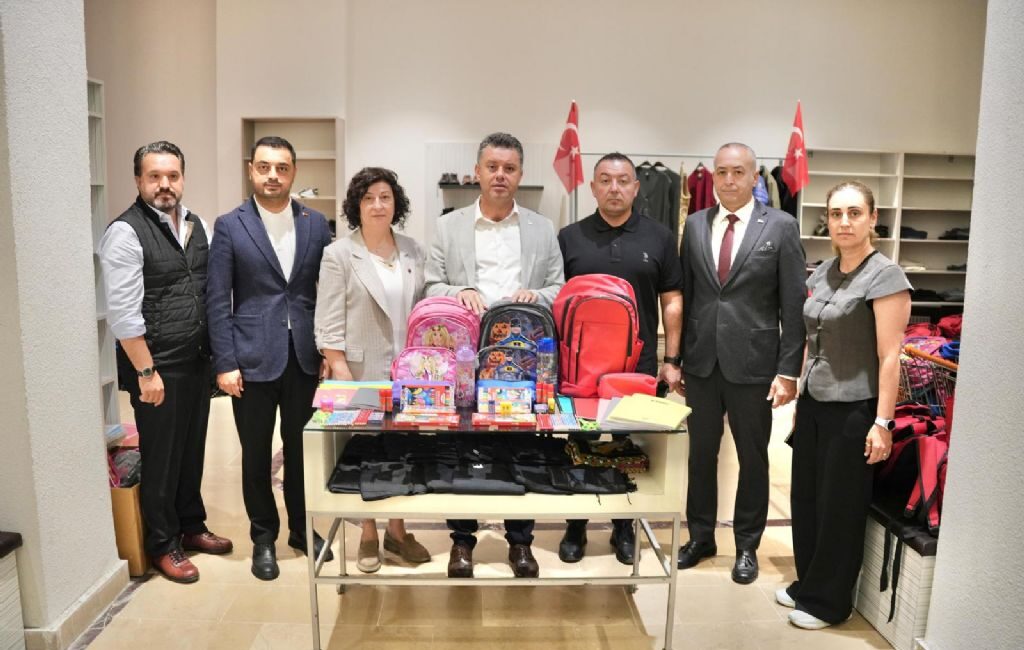 Çorlu Belediyesi, her eğitim-öğretim döneminde geleneksel olarak sürdürdüğü kırtasiye ve