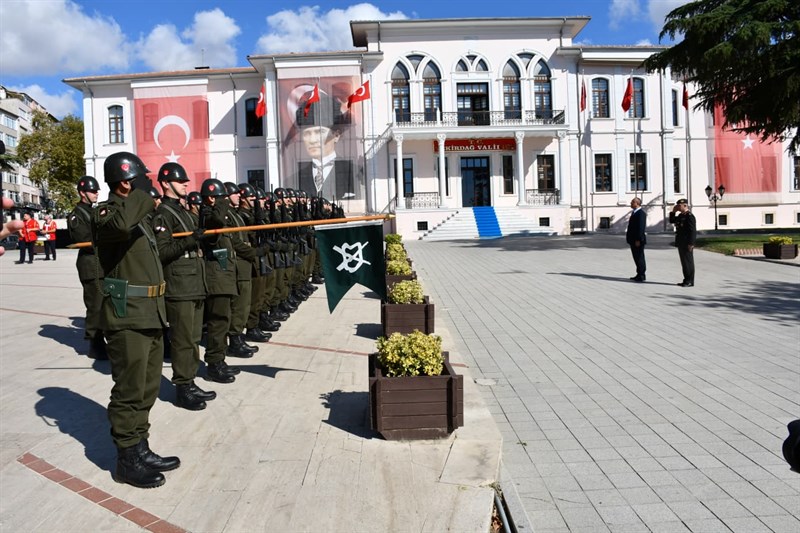 Gazi Mustafa Kemal Atatürk’e “Mareşal” rütbesi ve “Gazi” unvanı verilişinin