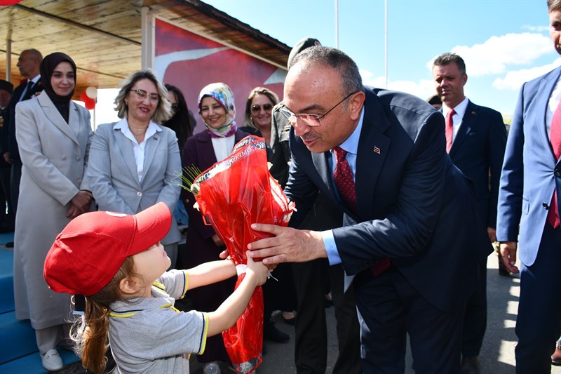 19 Eylül Gaziler Günü münasebetiyle 5. Kolordu Komutanlığında program düzenlendi.