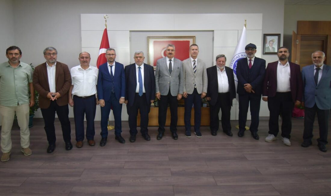 Üniversitemizde bir etkinlik için bulunan Gazeteci-Yazar Turan KIŞLAKÇI, Aksaray Üniversitesi