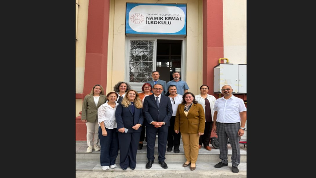 İlçe Milli Eğitim Müdürü Fahri Kırmızı, ilçemiz Namık Kemal İlkokulunu