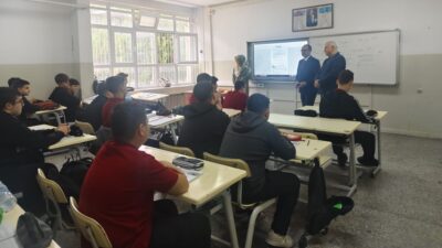 İlçe Millî Eğitim müdürü Fahri Kırmızı, ilçemizde yürütülen eğitim-öğretim faaliyetlerini