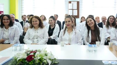 Millî Eğitim Bakanlığına bağlı resmî eğitim kurumlarında görev yapan öğretmenlerden;