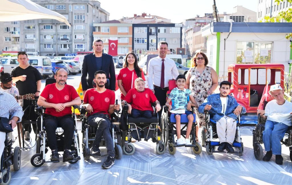 Çorlu Belediye Başkanı Ahmet Sarıkurt, Türkiye Sakatlar Derneği Çorlu Şubesi`nin