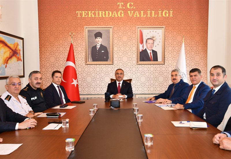 Tekirdağ valisi Sayın Recep Soytürk başkanlığında üniversite öğrencilerinin ulaşıma erişiminin