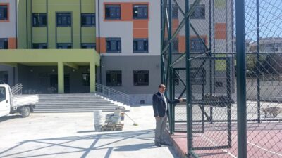 İlçe Milli Eğitim müdürü Fahri Kırmızı Hürriyet Mahallesi’nde yapımı devam