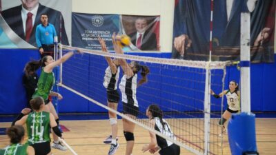 Uzman Posta Kadınlar Voleybol 2. Ligi 5. Grup’ta mücadele eden
