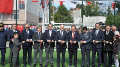 MALKARA’DA ÜÇ OKULA HALI SAHA KAZANDIRILDI Malkara’da İrfan Macar İlkokulu,
