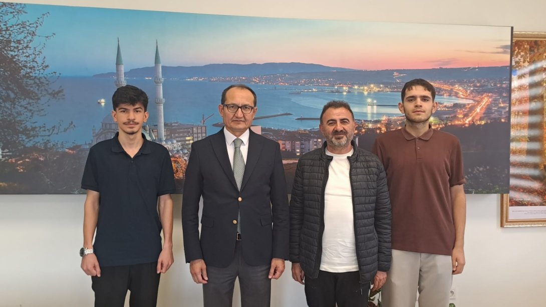 Tekirdağ İnsanî Yardım Derneği Başkanı Süleyman Çalışkan ve Yönetim Üyeleri