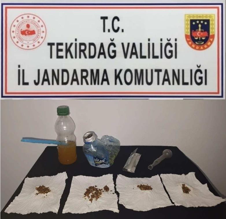Jandarmadan Uyuşturucu Operasyonu, 4 Kişi Yakalandı Tekirdağ İl Jandarma Alay Komutanlığı ekipleri tarafından yapılan çalışmada 4