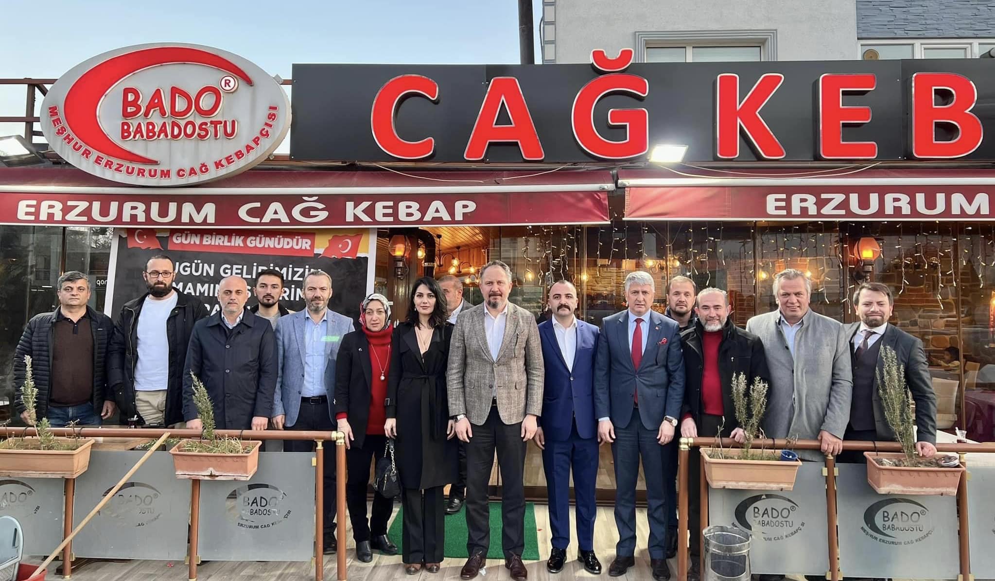 Türkiye'de yaşanan asrın felaketi sonrasında yaralar sarılmaya devam ediliyor. Türkiye'nin