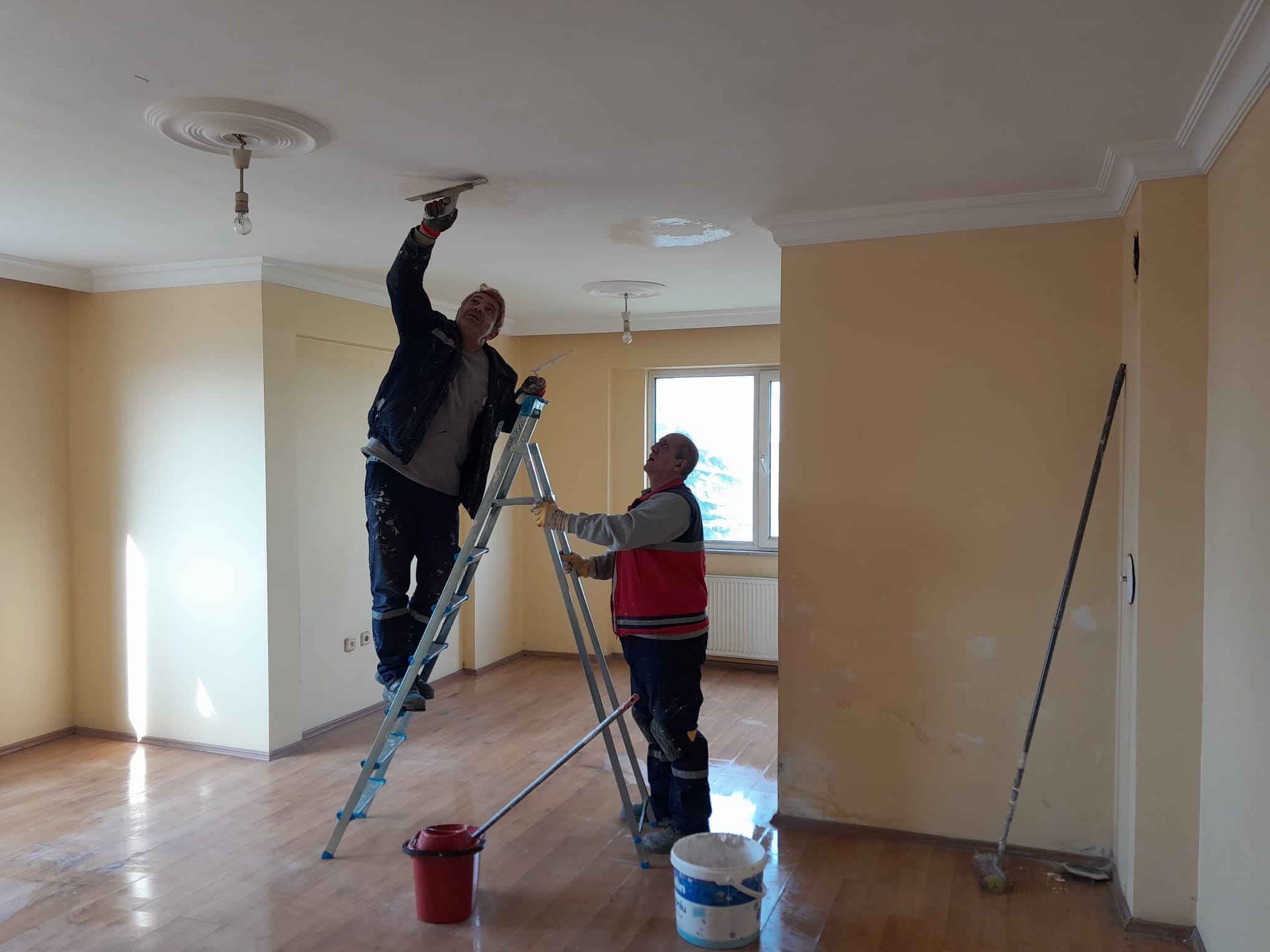 Deprem bölgesinden Ergene ilçesine gelen afetzedelere tahsis edilen binaların bakımını