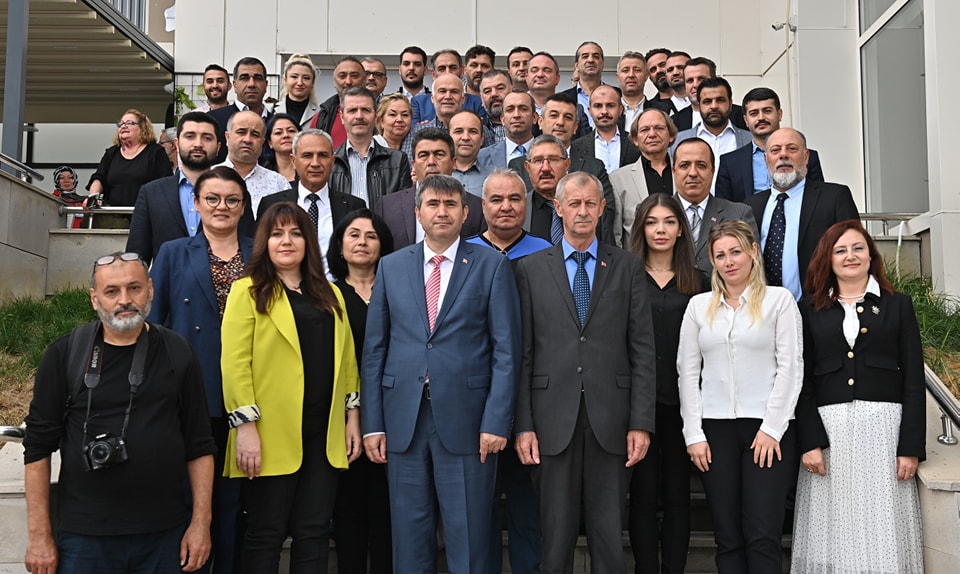 AK Parti Süleymanpaşa’da A Takımını Tanıttı AK Parti Süleymanpaşa İlçe Başkanlığı, yönetim kurulunun onaylanmasının ardından A