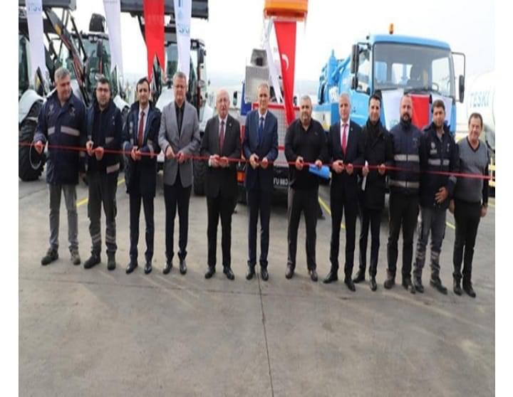 Altyapı hizmetlerinde kullanılmak üzere yeni alınan 4 adet kepçe ile