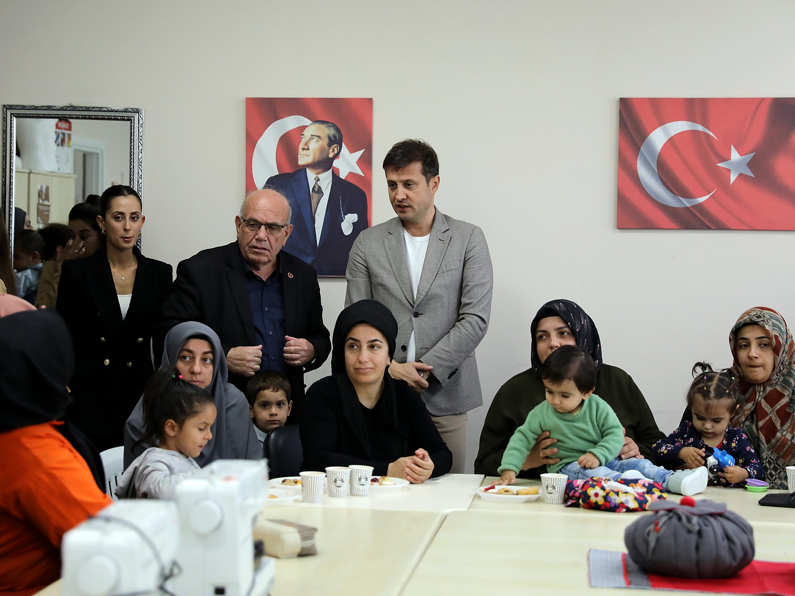 Belediye Başkanı Akay, Mahalle Evlerini Ziyaret Etti Çerkezköy Belediye Başkanı Vahap Akay, Bağlık, Kızılpınar ve Veliköy Mahalle