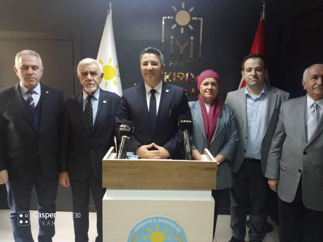Alkaya’dan Adaylık Açıklaması İYİ Partiden aday adaylığını açıklayan Sertaç Alkaya Tekirdağ İl Başkanlığında