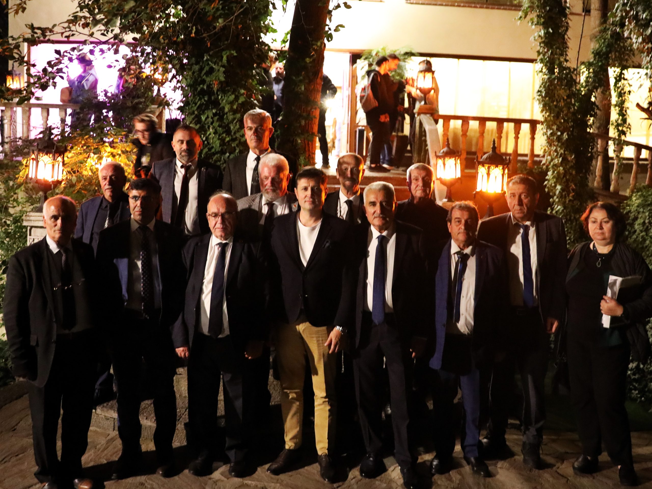 Akay, Muhtarlara Teşekkür Etti 19 Ekim Muhtarlar Günü nedeni ile kentimizde görev yapan mahalle